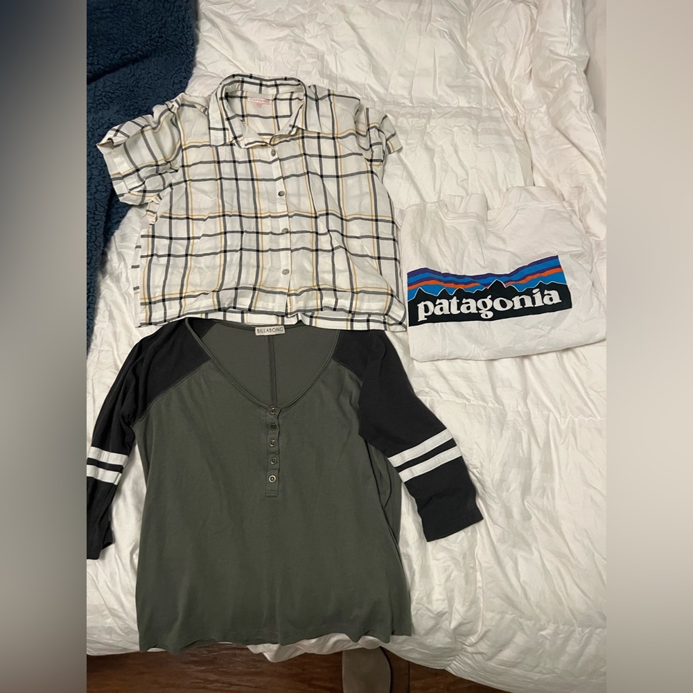 Bundle of 3 shirts